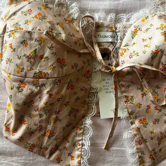 Open bow front lace floral top - Picture 3 of 6